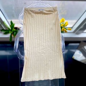 Zara Crème Ribbed Skirt - Never Worn. Perfect for Fall
